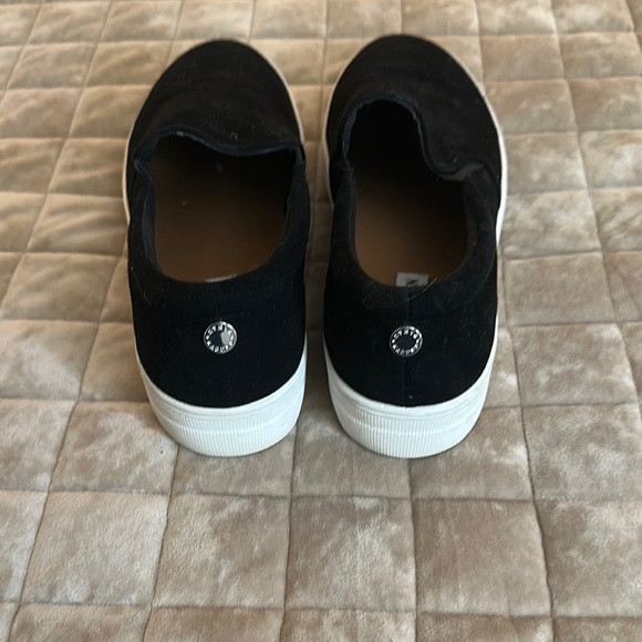 Black Slip-On Sneakers - Picture 3 of 4